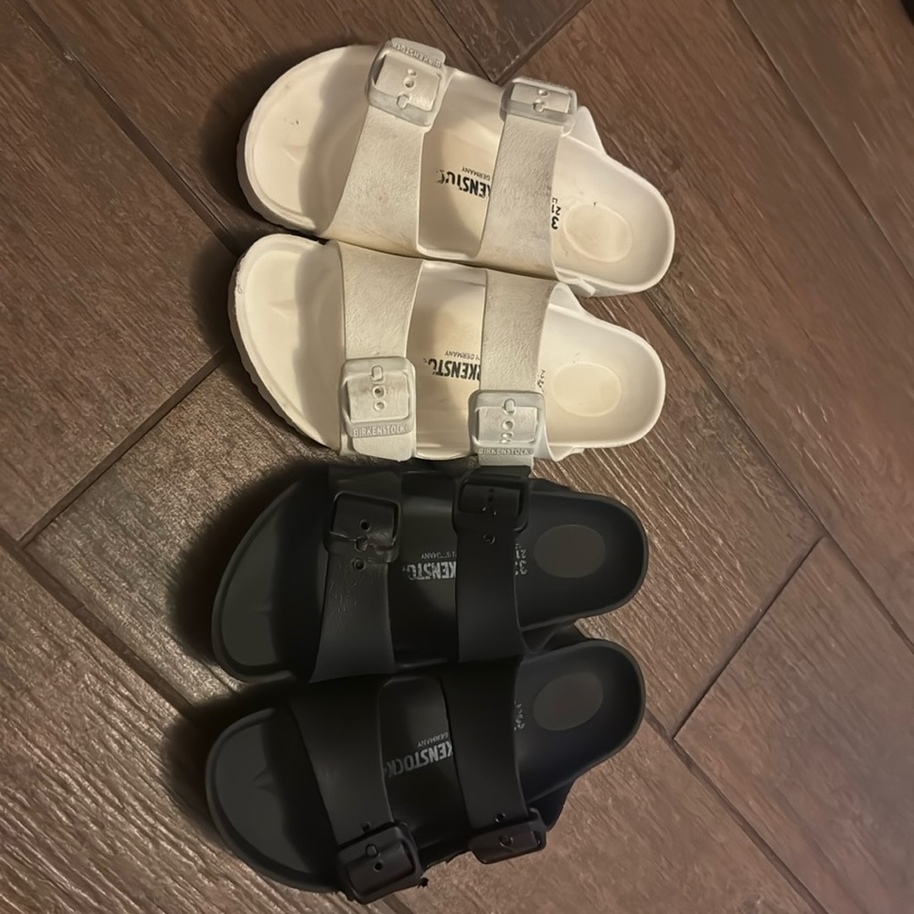 🛑 SOLD 🛑 Two pairs of Kid’s Birkenstock. White and Black (size 33)